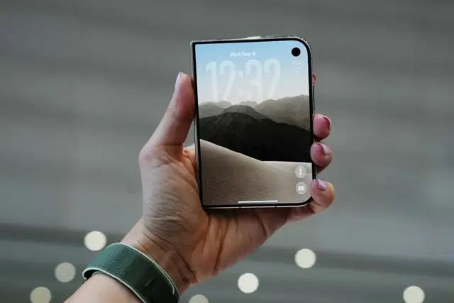 第一批抢到iPhone Duo的人,正急着加价卖
