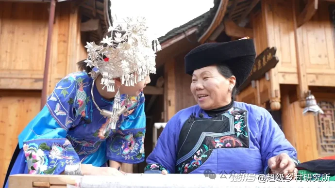 湖南贵州重庆3省交界处的一座云端苗寨,年吸引88万人参观,18个溶洞串联成亚洲第一奇洞