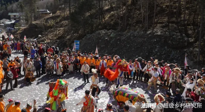 四川一个中国含“猫”量极高的县城，拿出80%的土地给熊猫安家，第一只国礼大熊猫就从这里走出