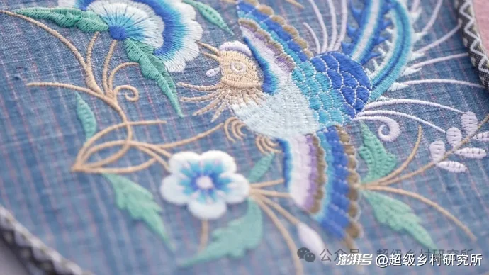 湖南贵州重庆3省交界处的一座云端苗寨,年吸引88万人参观,18个溶洞串联成亚洲第一奇洞