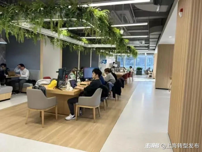 上海下一步的亿元楼会装哪些生意？