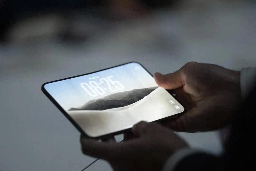 第一批拿到iPhone Duo的人，心态有点崩