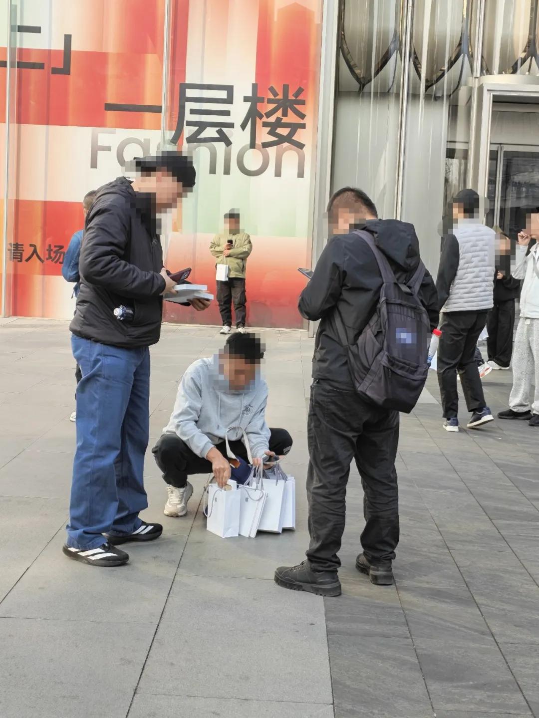 第一批拿到iPhone Duo的人,心态有点崩