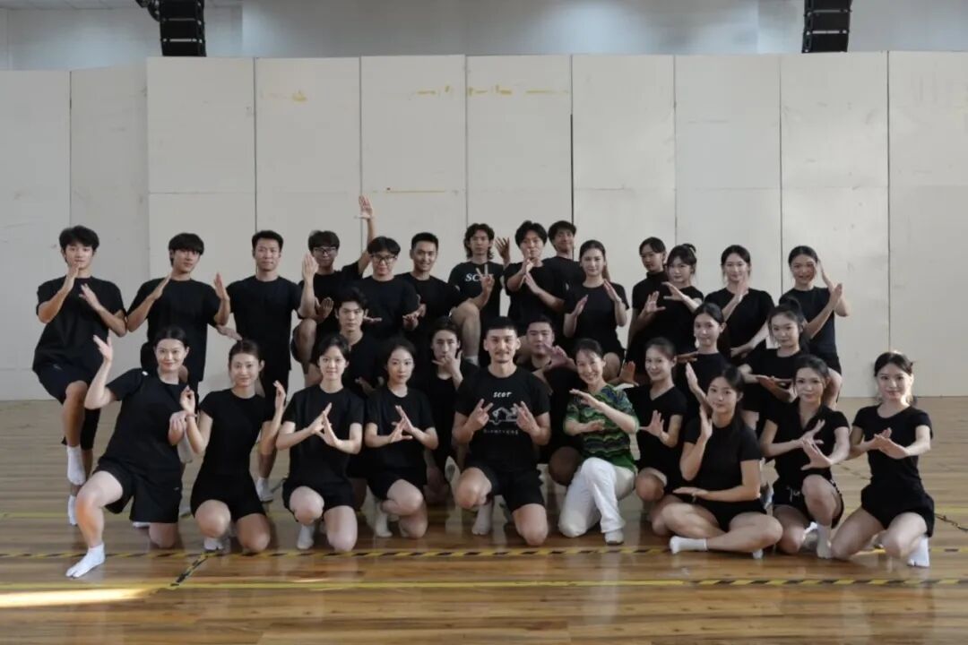 三日淬炼 唤醒身体能量——山东艺术学院戏剧学院“肢体·能量”表演训练工作坊圆满收官