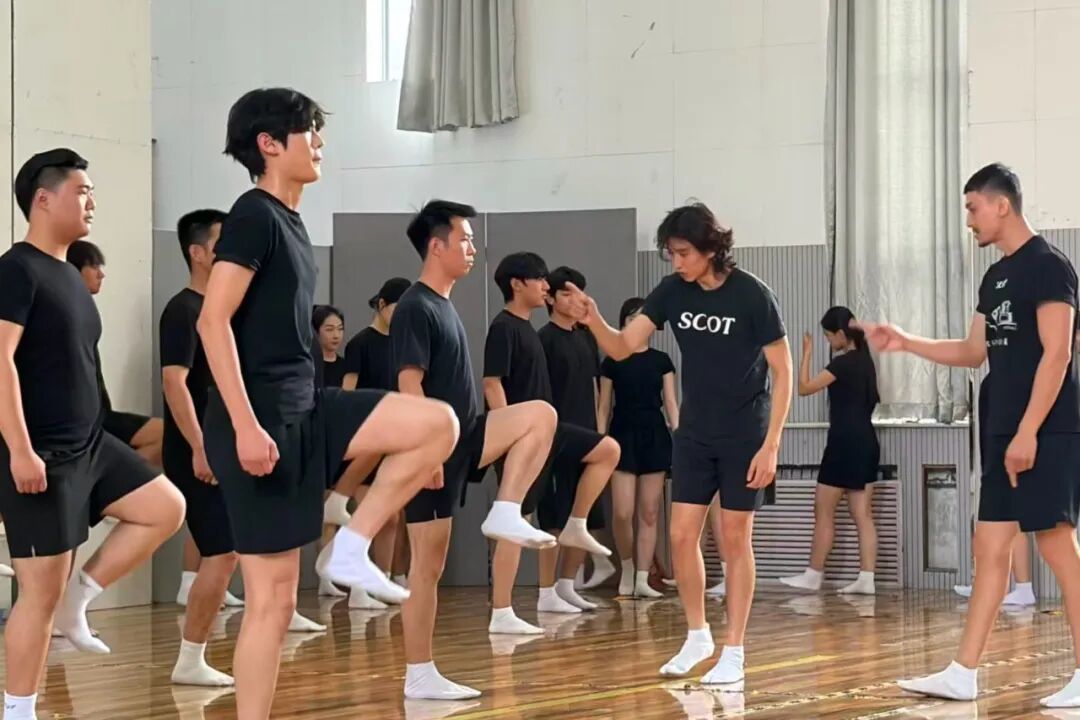 三日淬炼 唤醒身体能量——山东艺术学院戏剧学院“肢体·能量”表演训练工作坊圆满收官