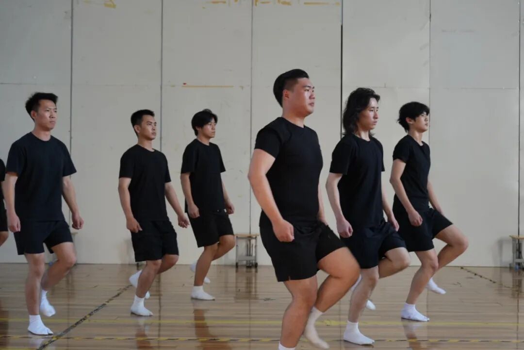 三日淬炼 唤醒身体能量——山东艺术学院戏剧学院“肢体·能量”表演训练工作坊圆满收官
