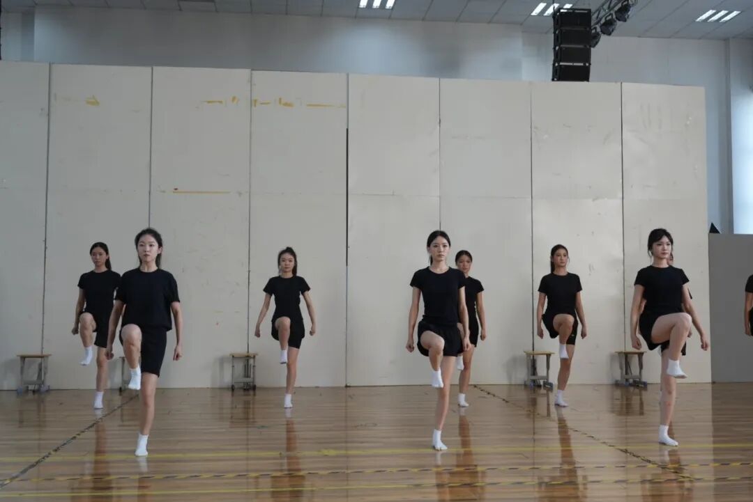 三日淬炼 唤醒身体能量——山东艺术学院戏剧学院“肢体·能量”表演训练工作坊圆满收官