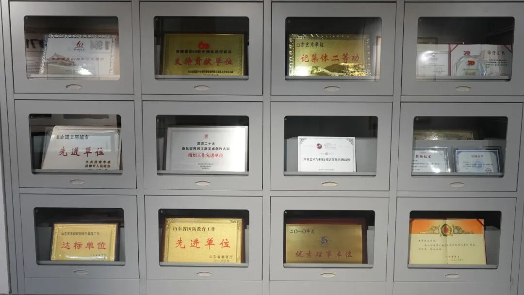 聚力的青春 | “艺心向党守初心 研读校史担使命”思政研学活动顺利举办