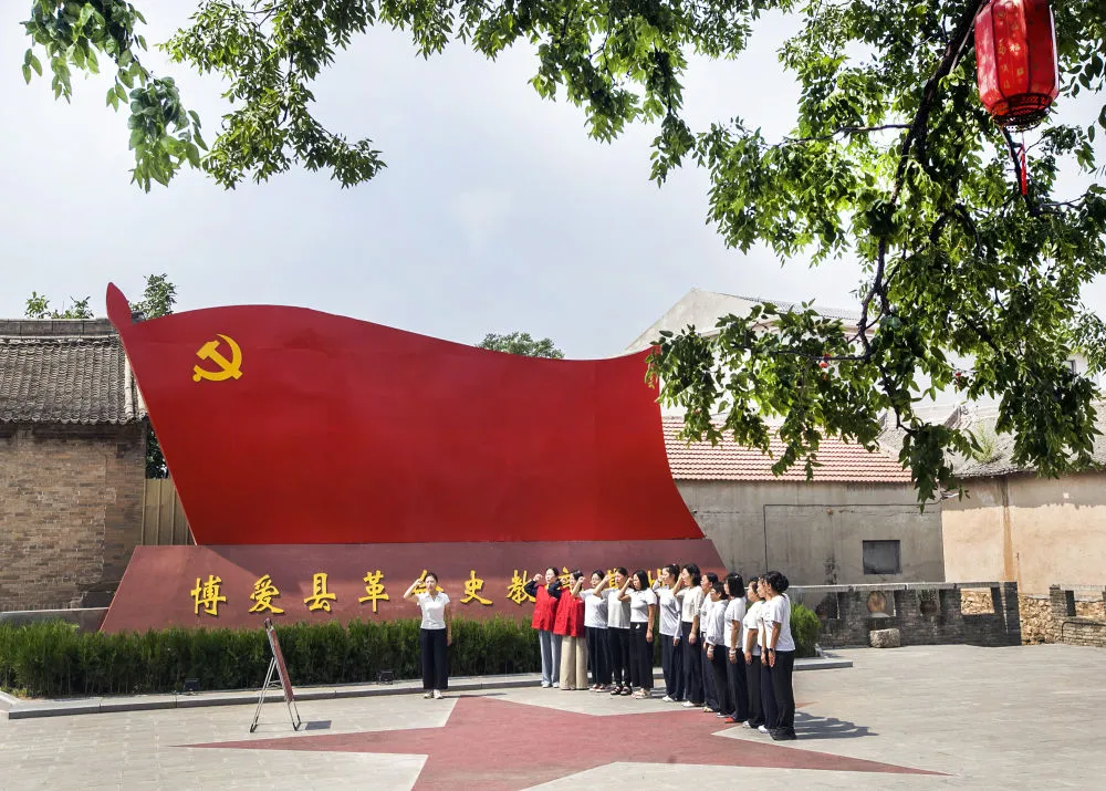 坚守初心使命,始终保持党同人民群众的血肉联系——习近平党建思想引领新时代全面从严治党系列述评之二