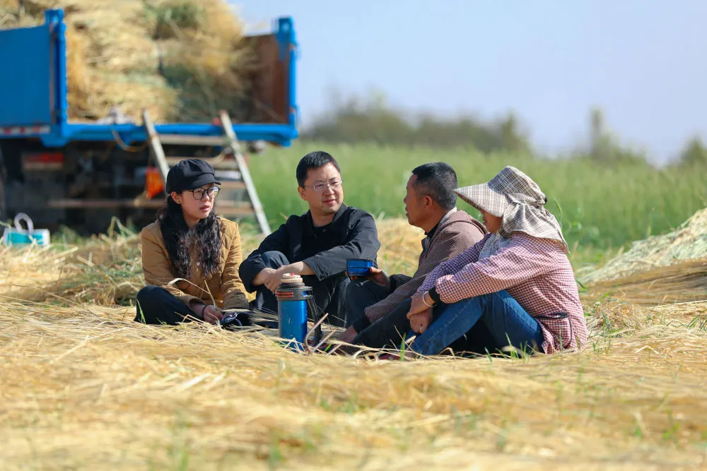 坚守初心使命,始终保持党同人民群众的血肉联系——习近平党建思想引领新时代全面从严治党系列述评之二