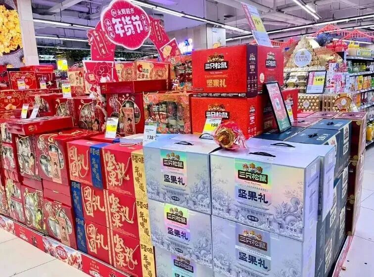 三只松鼠，日赚不足1万元