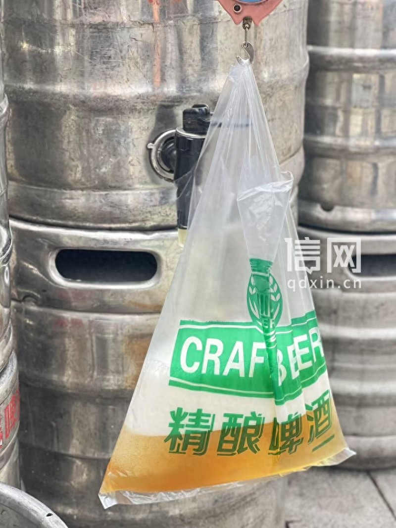 告别“04迎来“02” 青岛啤酒二厂鲜啤上市 价位、味道均保持不变