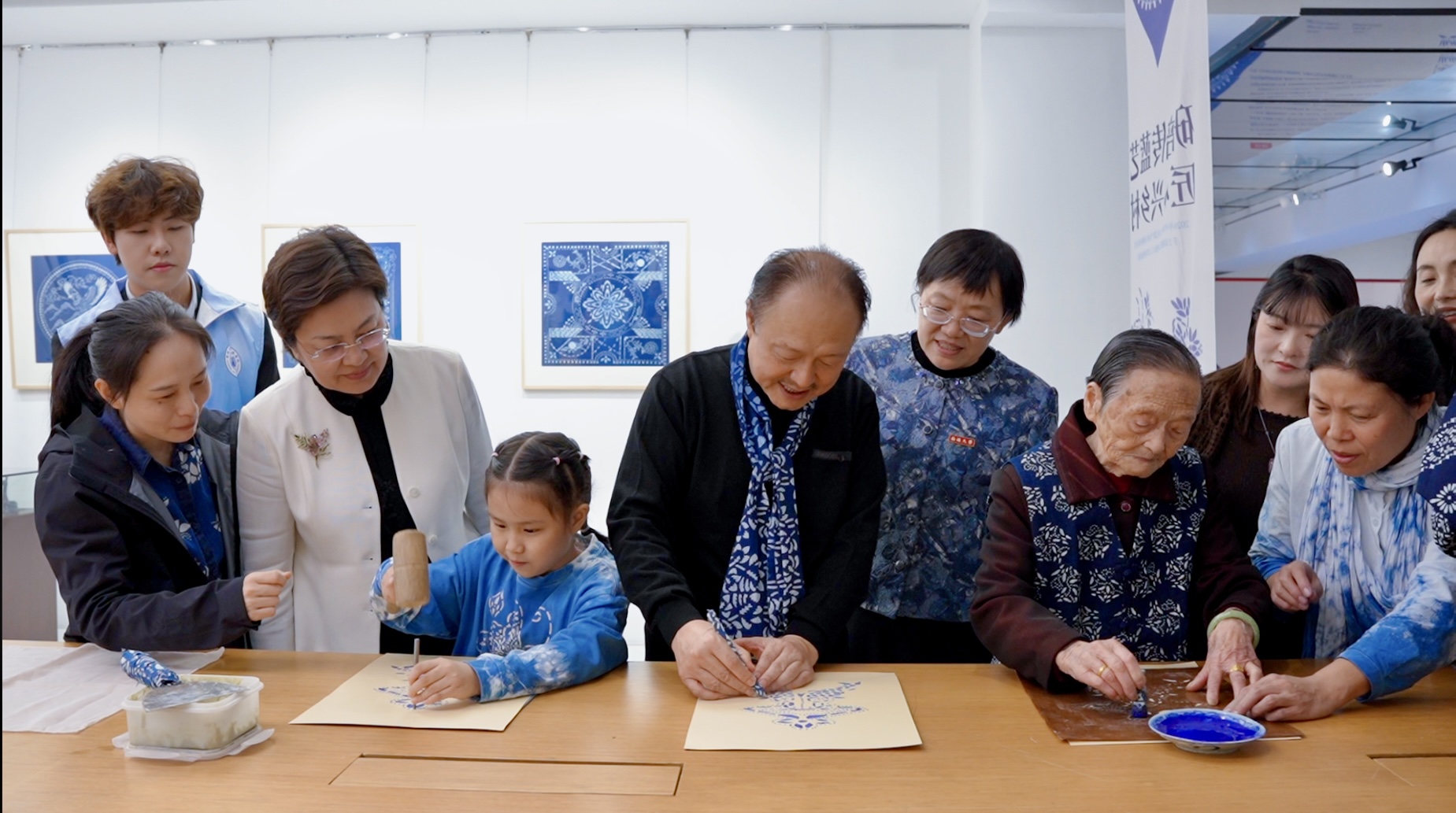 青蓝传薪三十载 守正创新续文脉——南通蓝印花布博物馆建馆三十周年作品展开展