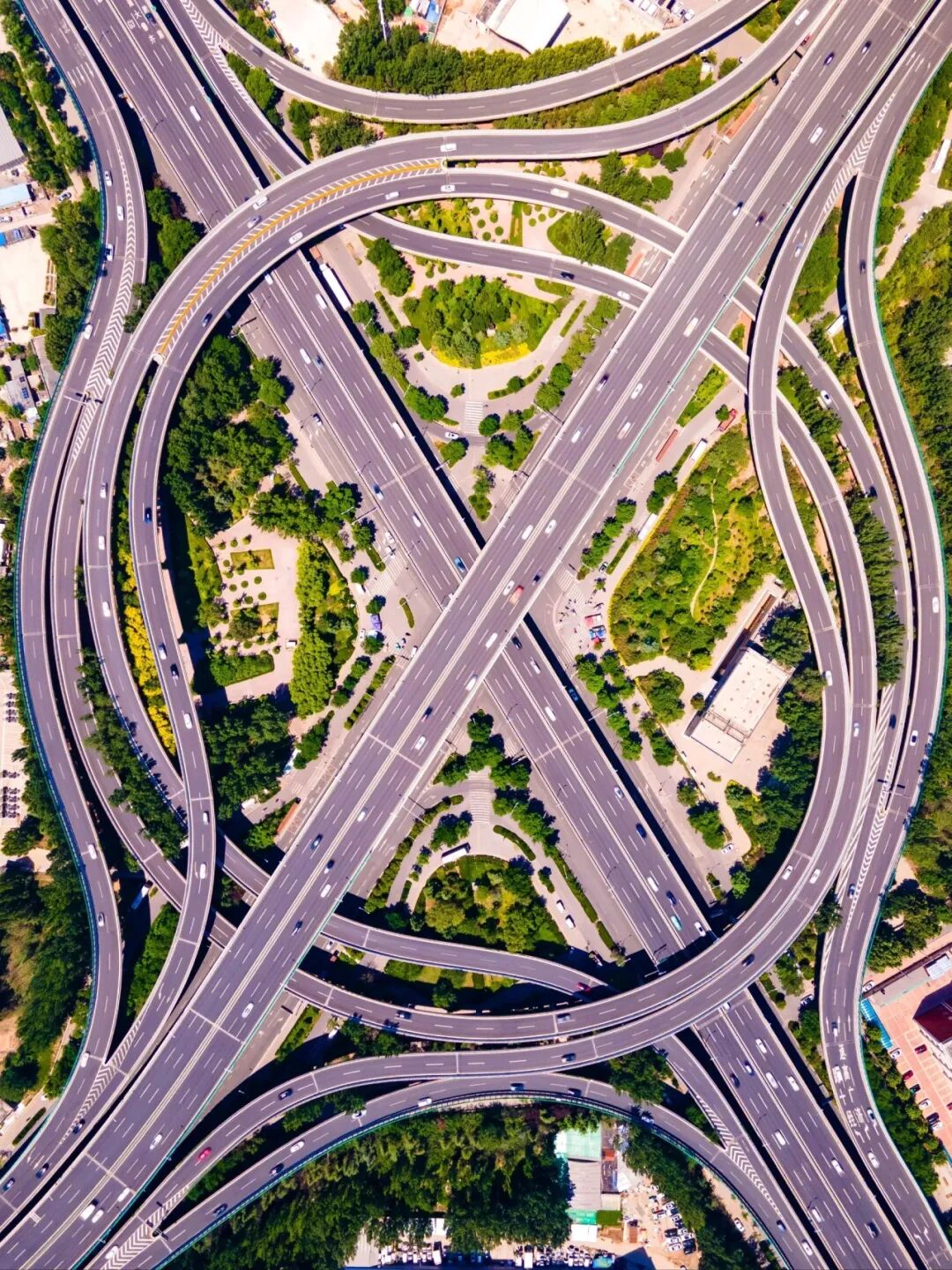 港西立交全国首座双层苜蓿叶式快慢分离互通立交2024年底建成通车