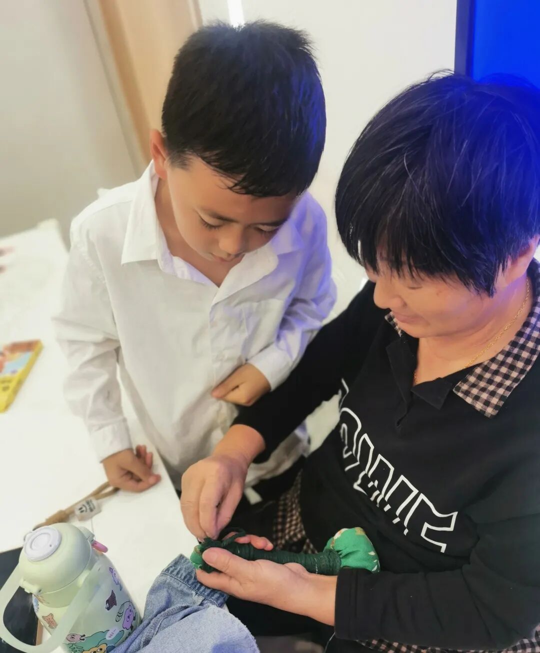 爱在重阳,情暖隔代 | 县妇联这场“隔代教养”祖孙派对,温暖了整个季节!_澎湃号·政务_澎湃新闻-The Paper