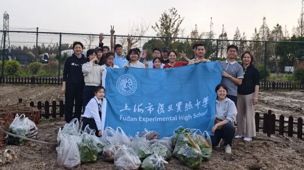 奉城这个村有何魔力,一天解锁家风密码、农事体验与校地合作三重惊喜→ 奉城这个村有何魔力,一天解锁家风密码、农事体验与校地合作三重惊喜→