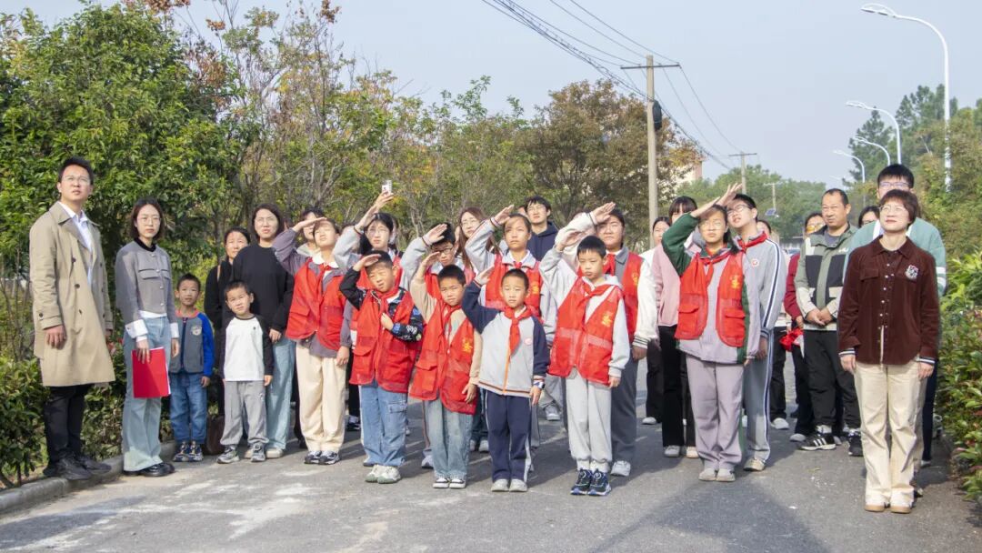 奉城这个村有何魔力,一天解锁家风密码、农事体验与校地合作三重惊喜→ 奉城这个村有何魔力,一天解锁家风密码、农事体验与校地合作三重惊喜→