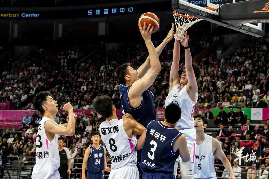 广东队时隔12年再夺全运会男篮成年组冠军_包揽五人制男篮三金 广东成全运篮球项目最大赢家_广东篮球沃土生长密码