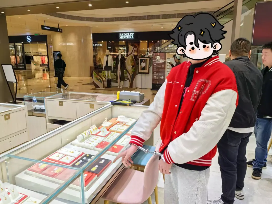 外地男豪购8.8万元黄金，店员帮忙破了洗钱案