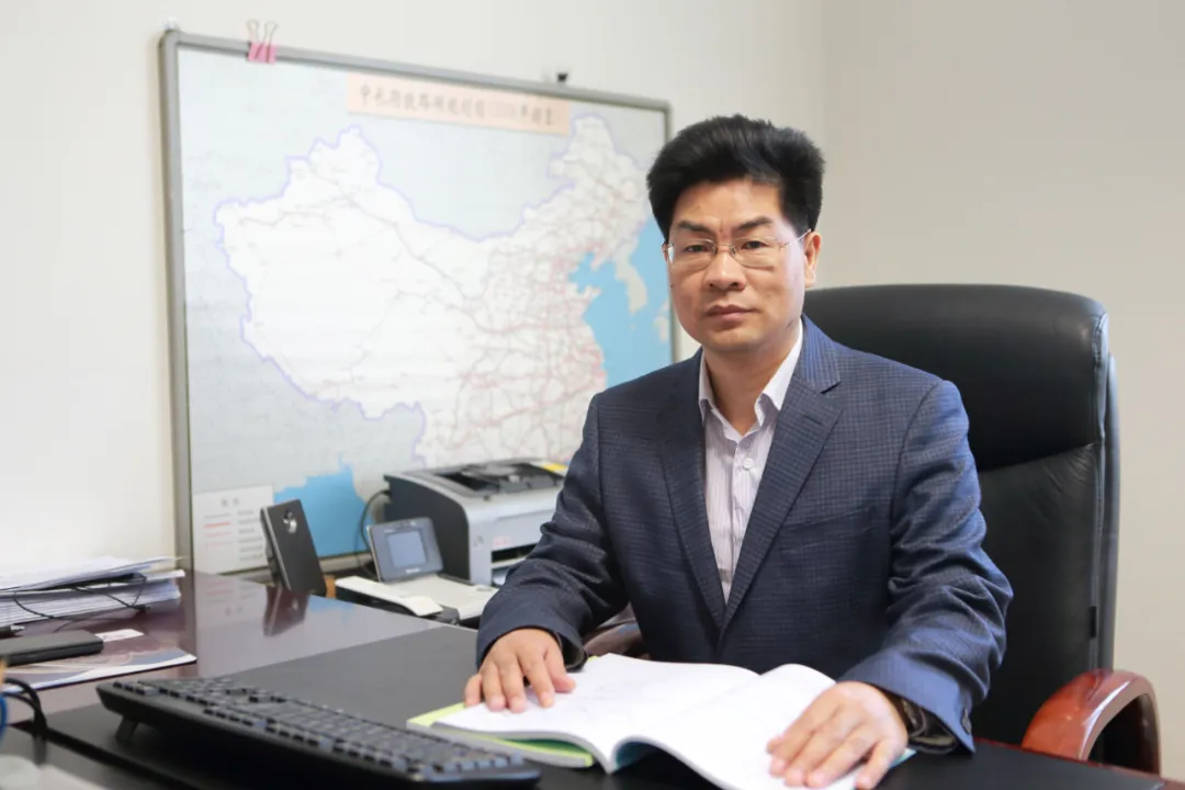 铁四院肖明清当选中国工程院院士！