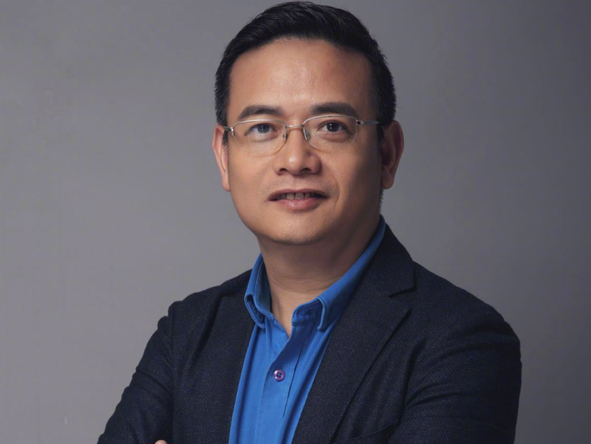 但斌发微博晒东方港湾海外基金排名，被基金博主质疑：“私募公开秀业绩，违法”！律师：有可能构成违规