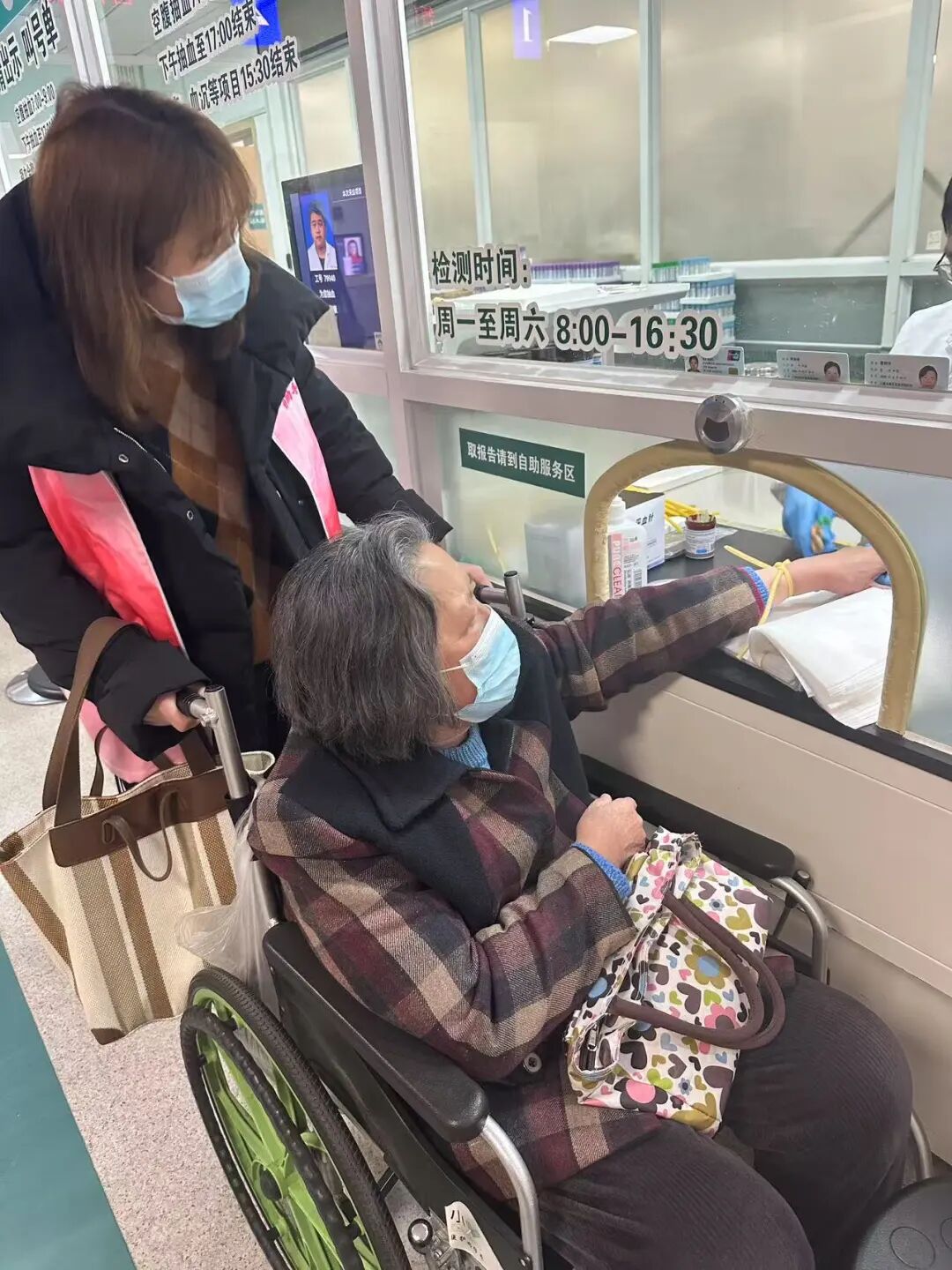 包含大连大学医学院附属医院代挂陪诊就医的词条