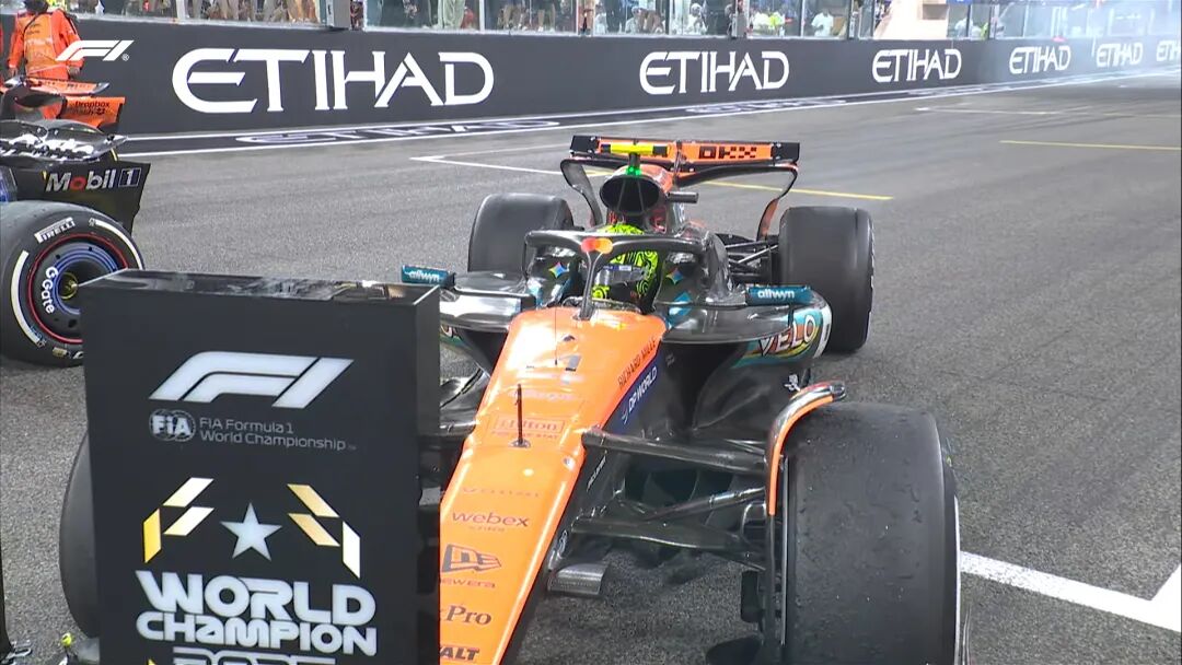 2025赛季F1年度车手总冠军——兰多·诺里斯!