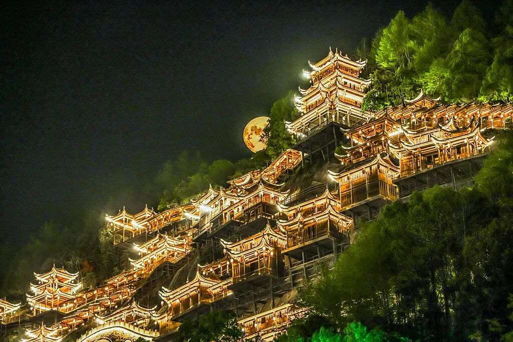 中国绝美风景外网爆红却被错标成是日本,我外交官发文:这是中国江西望仙谷,亲自来看看真正的中国吧