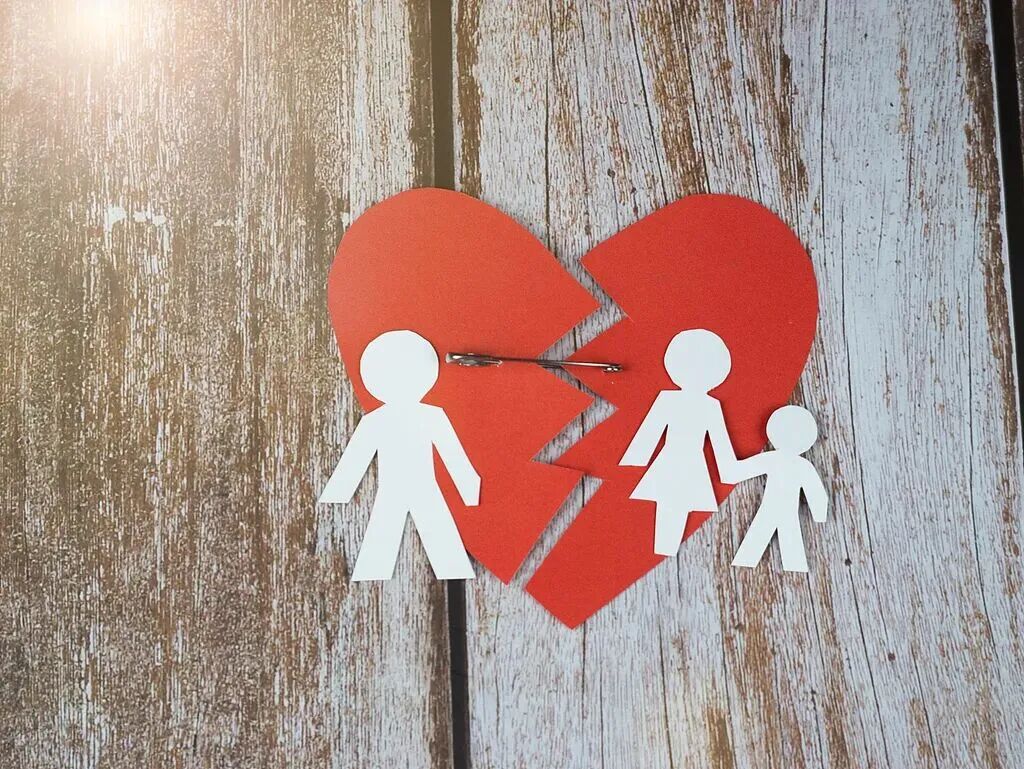 巾帼普法课堂】债务人将财产无偿转让给妻子后离婚，债权人起诉了……