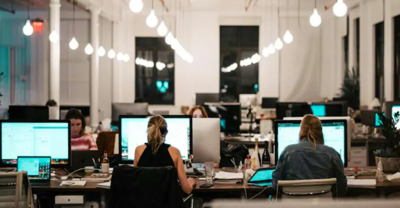 未来职场技能趋势_办公自动化培训_生成式人工智能对就业市场的影响