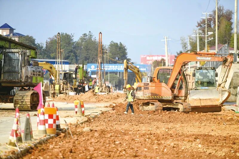 青海省湟源公路工程建造有限公司请求新旧路基过渡缓冲结构专利处理土工格栅与旧路基衔接不安稳的问题