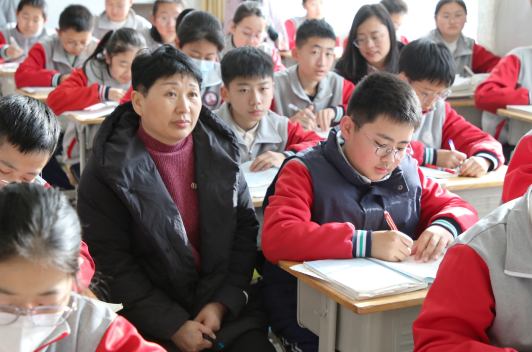 莱西市初中语文学科基地校校际联动城乡交流研讨活动在莱西三中举行