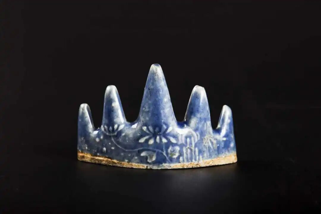 文物撷英·云欣赏| 白玉镂雕鹭鸶莲藕笔架