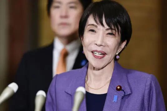 通话后，高市都笑裂了，特朗普转头就…