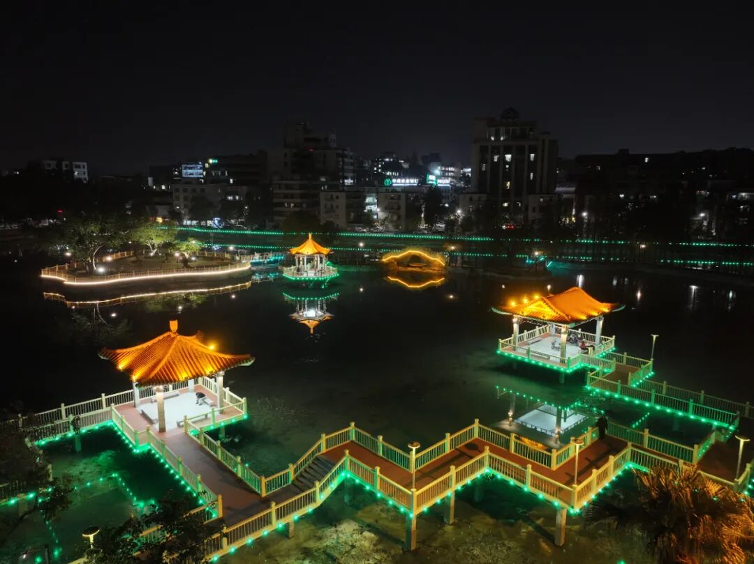 夜景迷人的台山人工湖