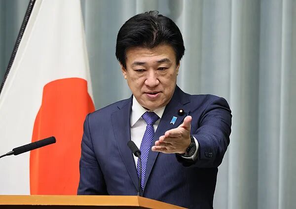 怕了，日本拉G7给自己壮胆