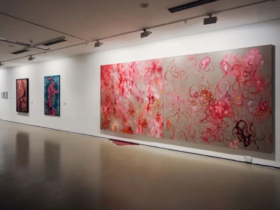 蓬皮杜副馆长策划的展览，为什么把她与丰塔纳并置？