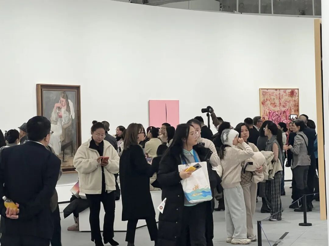 蓬皮杜副馆长策划的展览，为什么把她与丰塔纳并置？