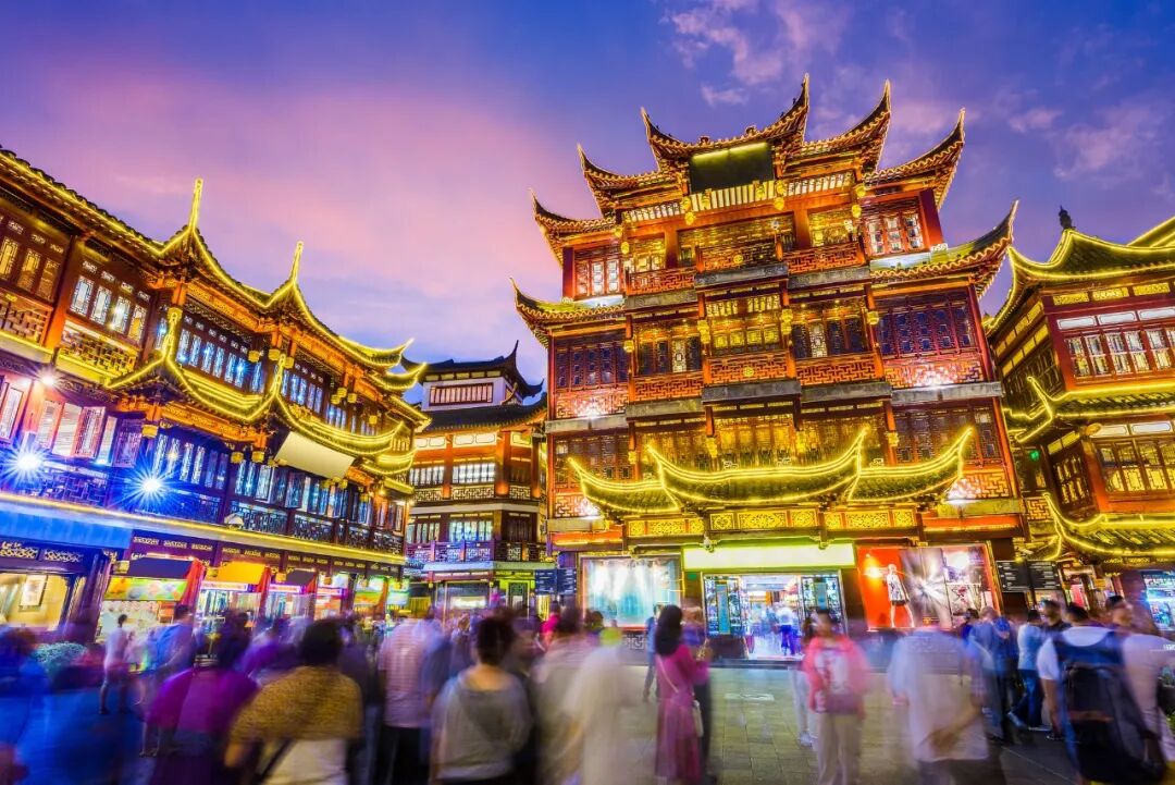 两会申聚焦：2026政府工作报告里的上海，站在高处，跃向更高处！