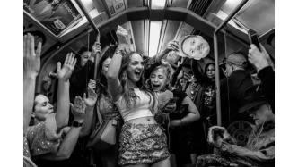 镜头之下，城市之上：2026年第15届徕卡街头摄影大赛决赛入围名单公布