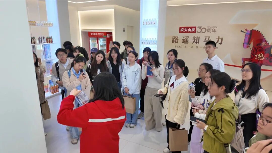 聚焦“百千万工程”|超5000人次!大学生涌入河源乡村,为了……_澎湃号·政务_澎湃新闻-The Paper
