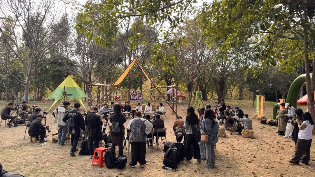 陈伟霆来高明拍戏！钟楚曦、向涵之也在现场
