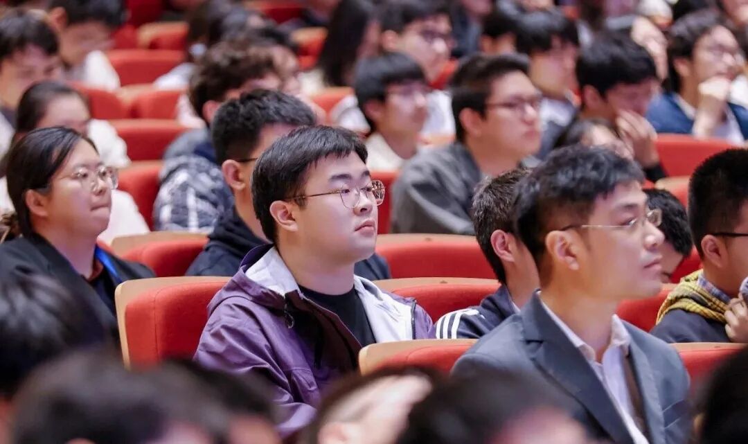 10⁻¹⁸秒有多快?诺奖得主安妮·吕利耶在华东师大开讲