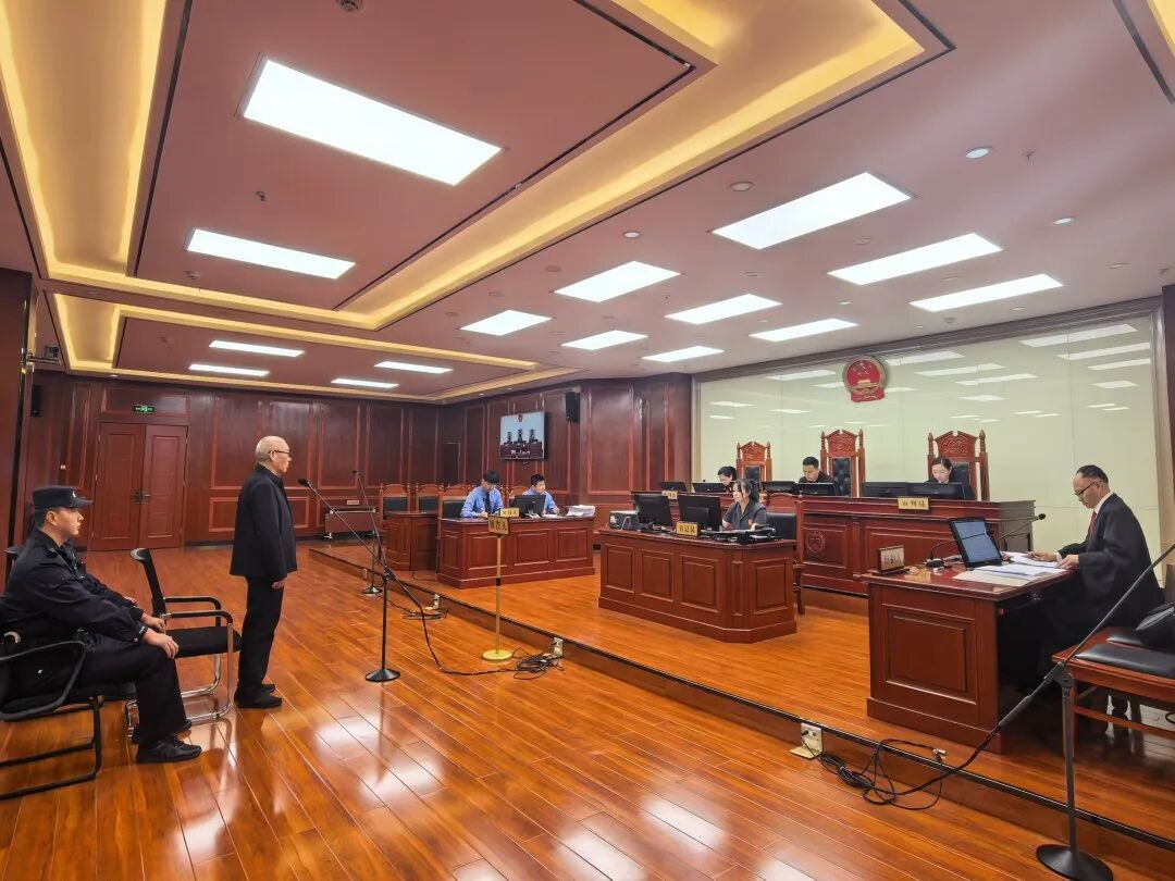 互助县人民法院公开开庭审理被告人代国礼职务犯罪案