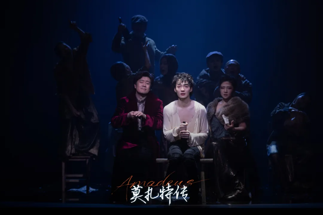 剧评 | 上话版《莫扎特传》:彼得·谢弗“寻神”主题的当代呈现_澎湃号·湃客_澎湃新闻-The Paper