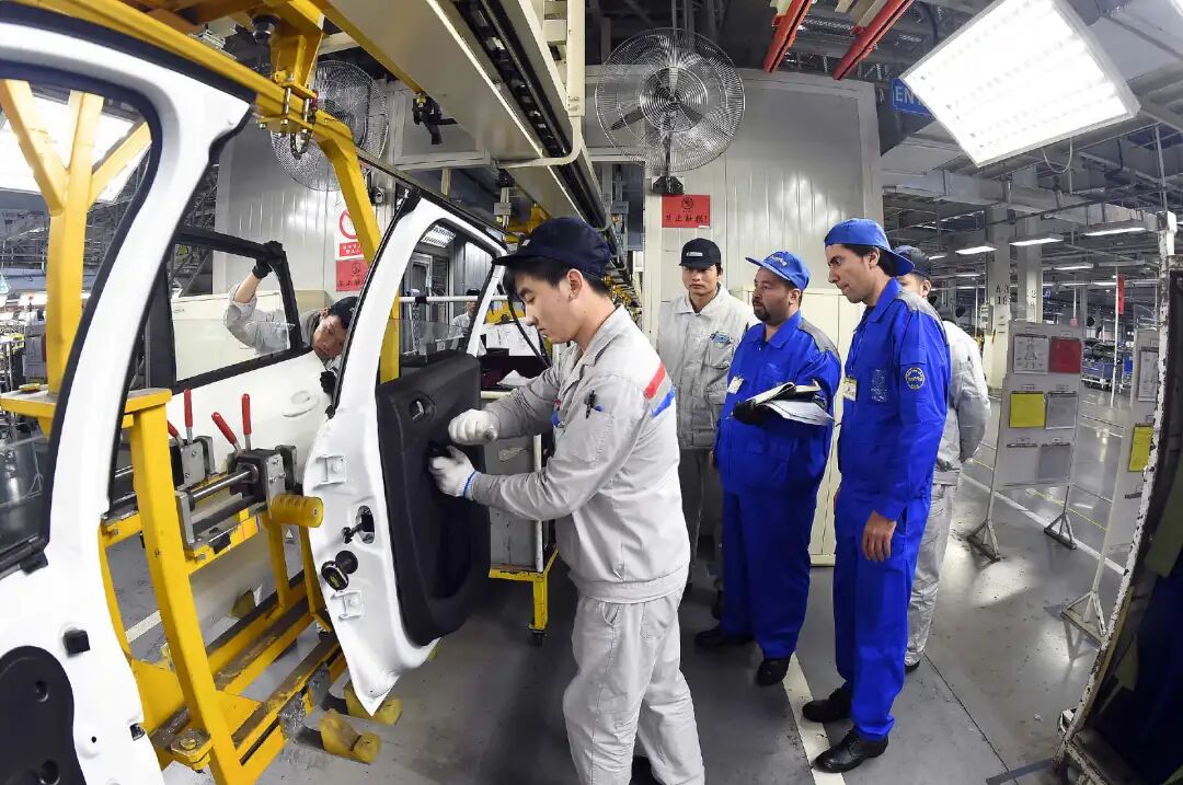 中东炮火声中,中国车商的博弈、洗牌与补课 | 电厂