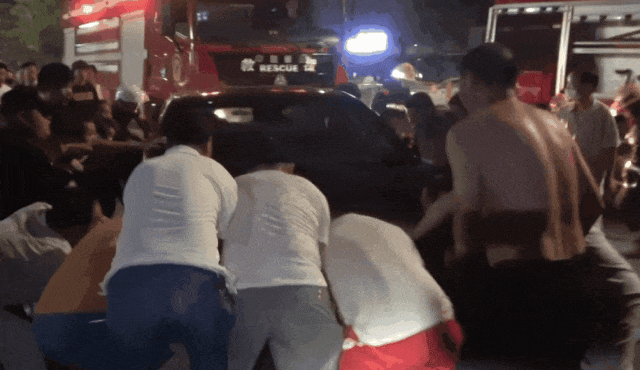 停在消防车通道上？这5人已遭处罚......