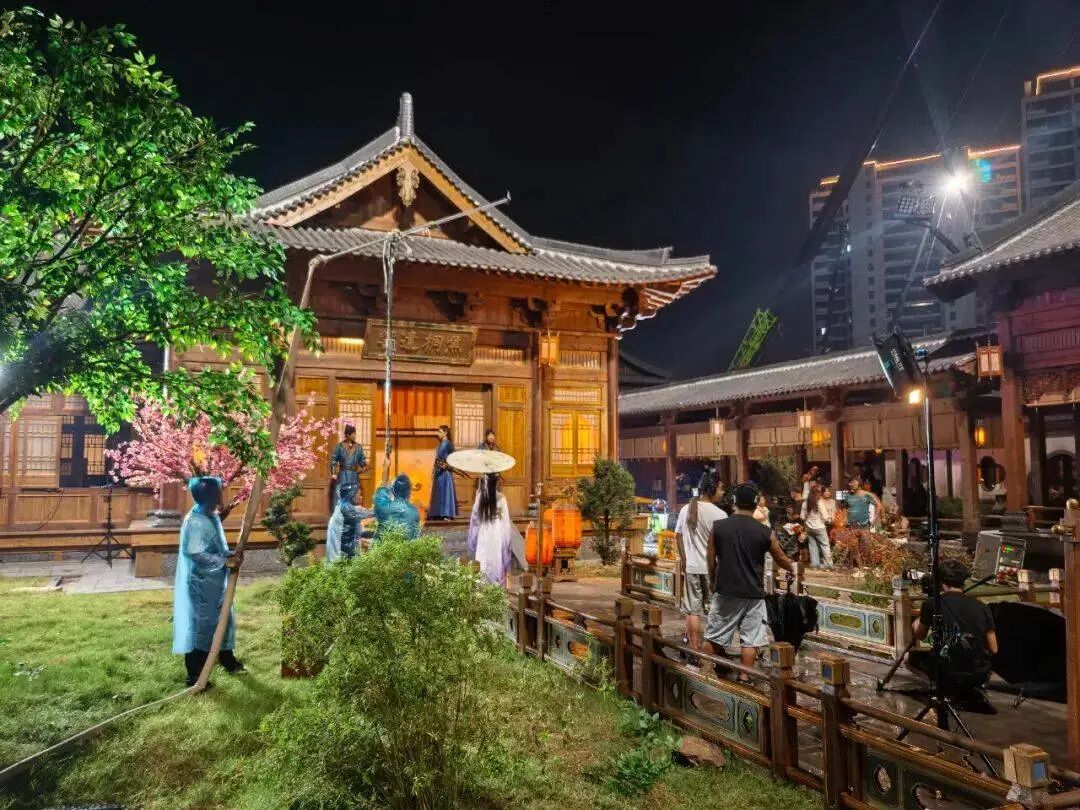 300多元当短剧主演！体验消费带动横店客流超过200万人次