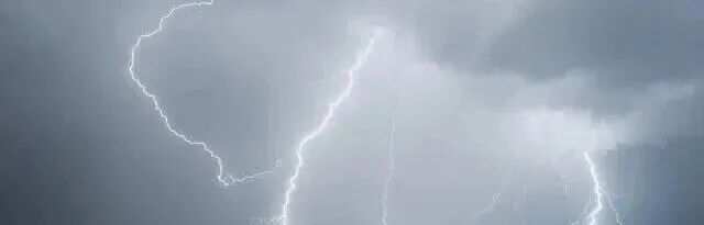 现场视频：雷军现身宇树科技，脚踹人形机器人“过招”，王兴兴陪同