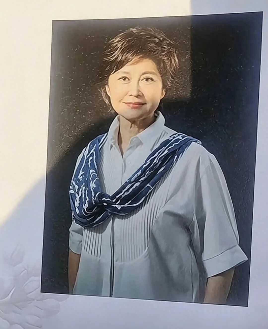 敬一丹告别仪式在北京八宝山举行，朱军、朱迅、王宁夫妇、水均益等现场送别